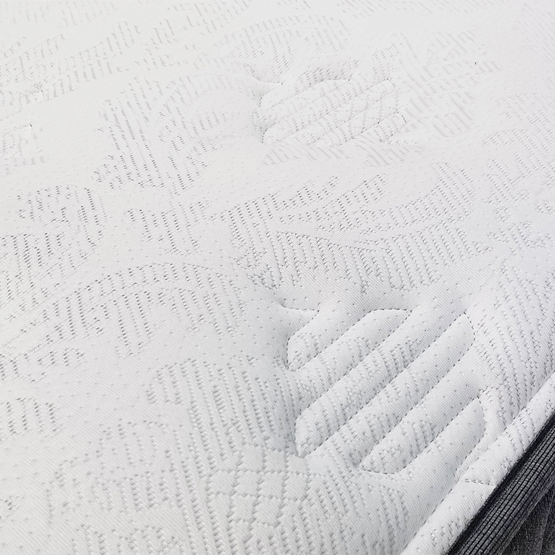 ベカルトデスリー社の高級生地を使用